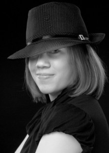 Black and White of senior in her cool hat by Dan Iott Photography